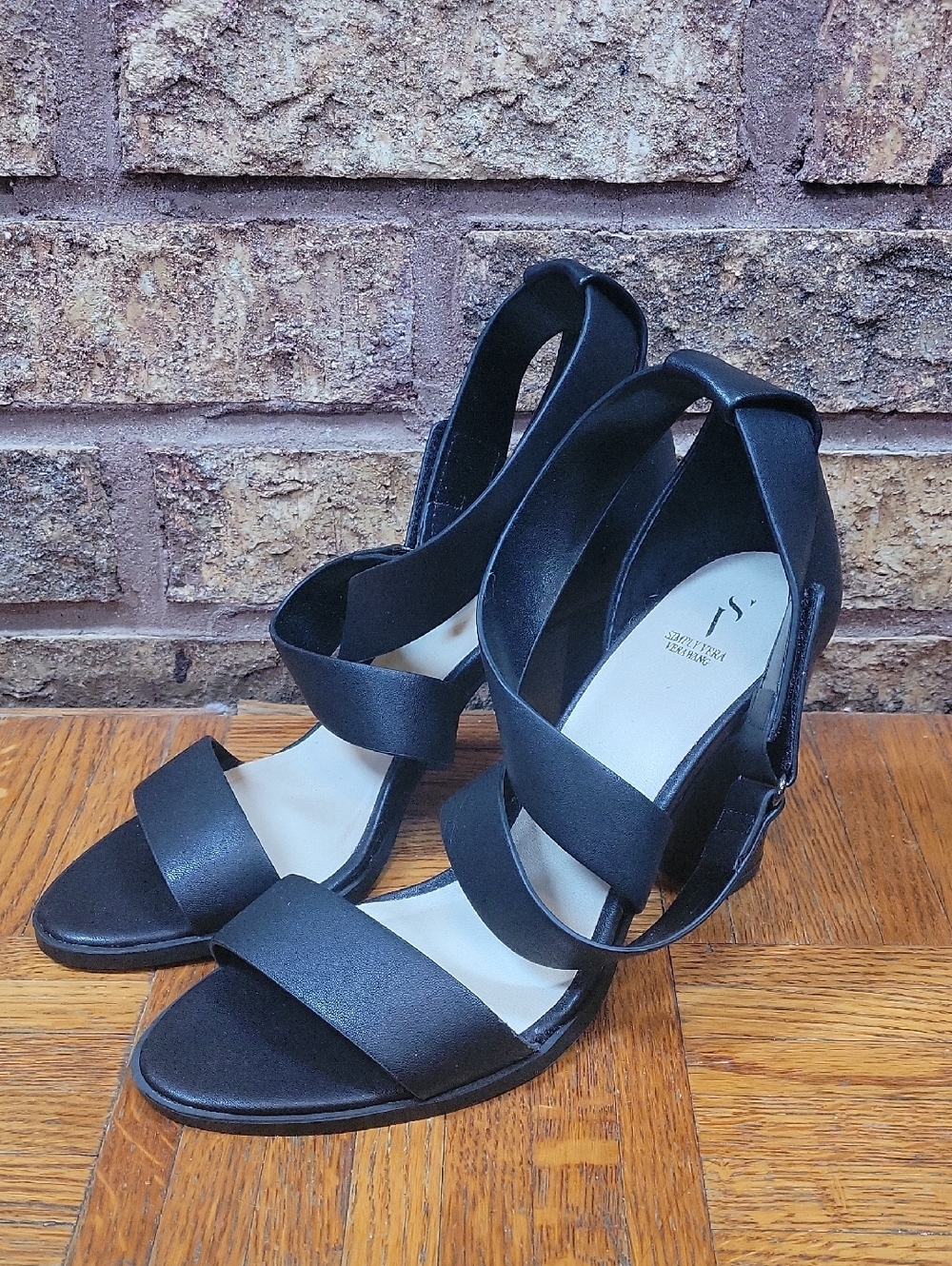 Simply Vera Vera Wang Black Strappy Block Heel Sandals Size 7.5